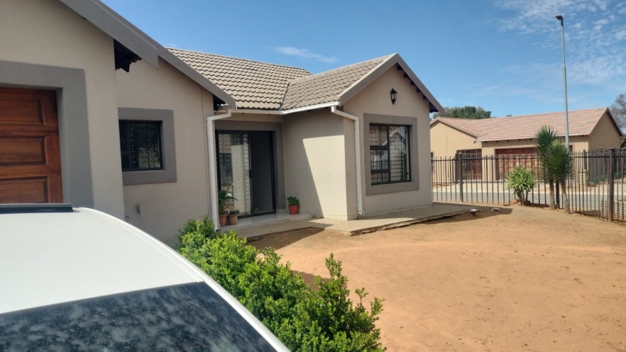 3 Bedroom Property for Sale in Bloemspruit Free State